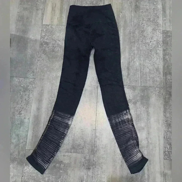 NEW Free People Movement Barely There Washed Yoga Legging Size XS / S - Picture 4 of 9